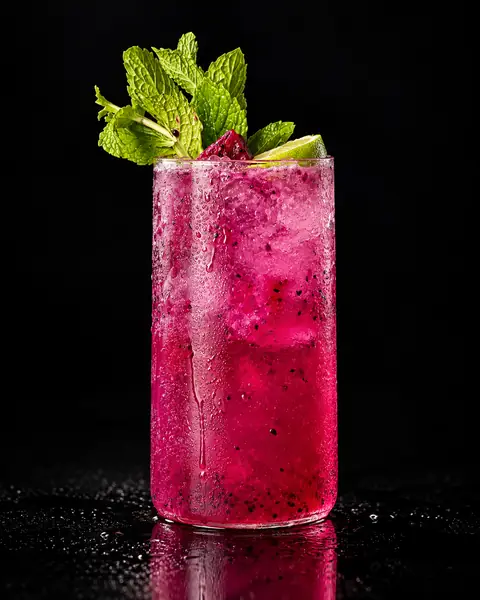 Dragon fruit mojito