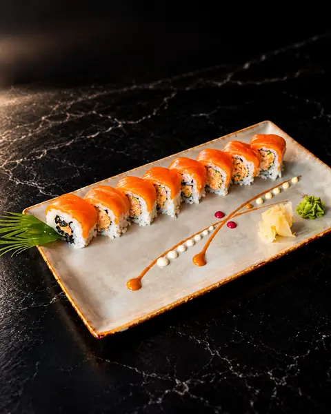 Salmon crunch roll